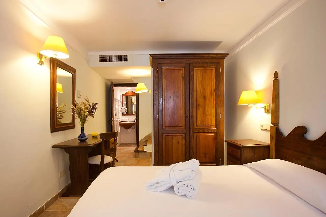 Hotel Cala Sant Vicenç - Adults Only Cala de Sant Vicenc 4*,  Espanha